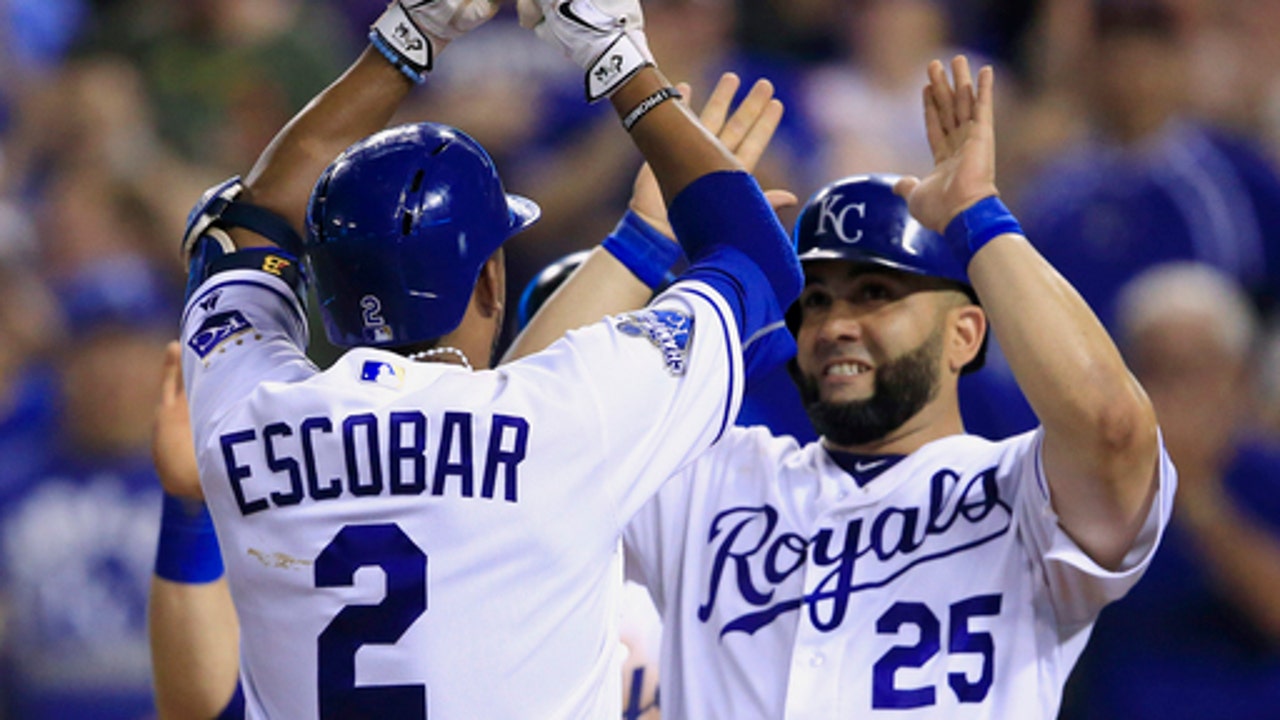 Gee, Escobar lead red-hot Royals to 8-5 win over Yankees